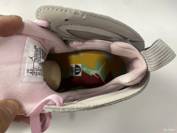 Neutral CT8528-002 - Grey 7 Retro Jordan 0209